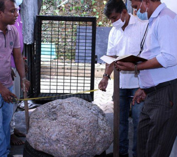 श्रीलंकामा इनार खन्दा भेटियो विश्वको सबैभन्दा ठूलो निलम, तौल ५१० किलो, मूल्य अरबौँ